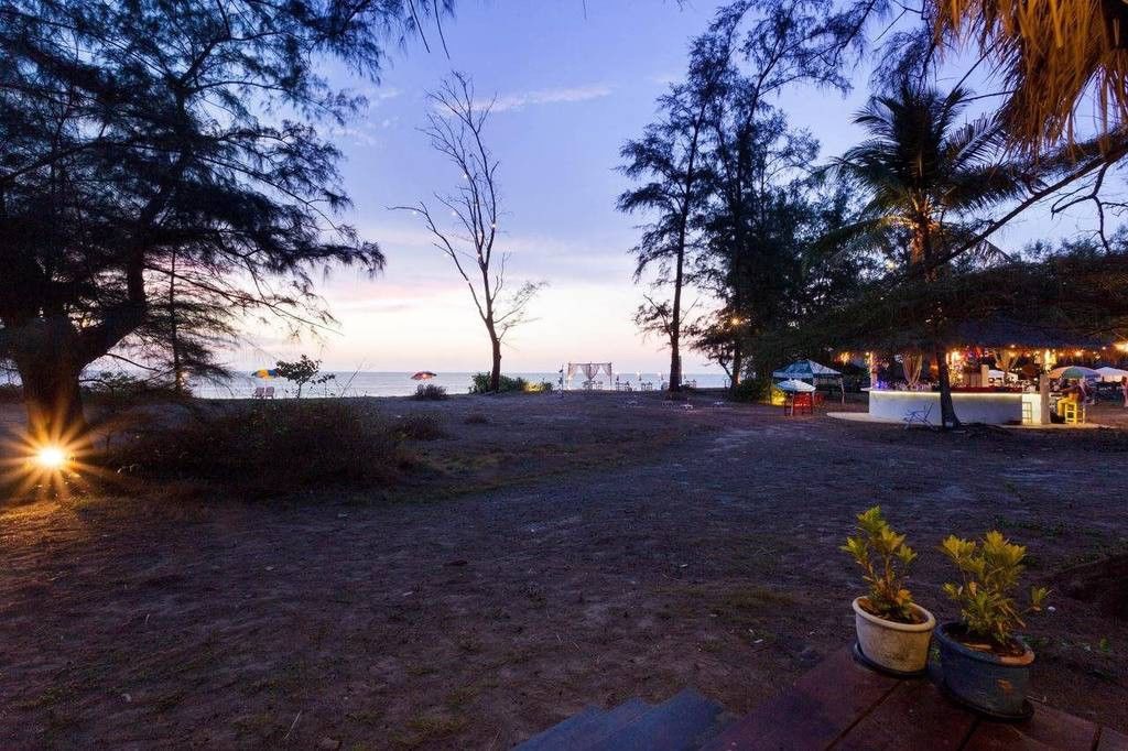 Micky Monkey Beach At Maikhao Beach Hotel Mai Khao Eksteriør billede